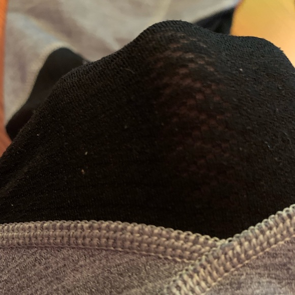 Size 8 Lululemon capris - Picture 4 of 5